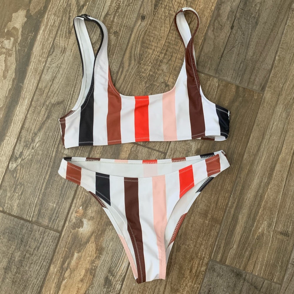 striped bikini!